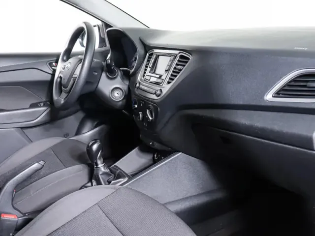 Hyundai Solaris, II — фото 11