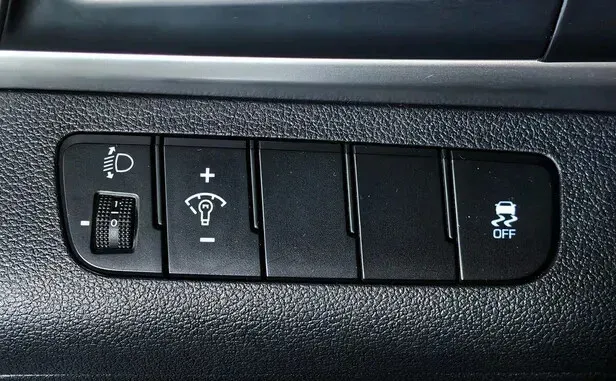 Hyundai Elantra, VI (AD) Рестайлинг — фото 17