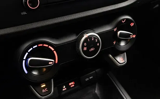 Kia Rio, IV — фото 16