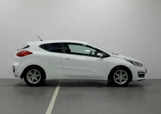 Kia Ceed, II Рестайлинг — фото 2