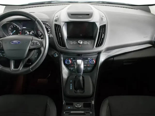 Ford Kuga, II Рестайлинг — фото 12