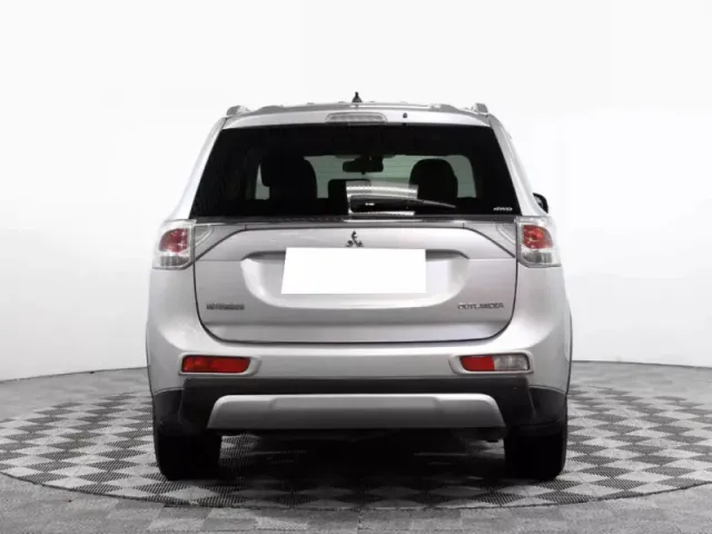 Mitsubishi Outlander, III Рестайлинг — фото 6