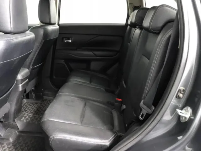 Mitsubishi Outlander, III — фото 10