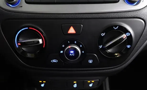 Hyundai Solaris, II — фото 12