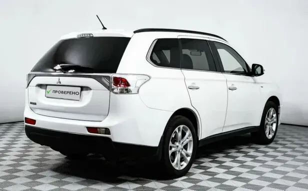 Mitsubishi Outlander, III — фото 2