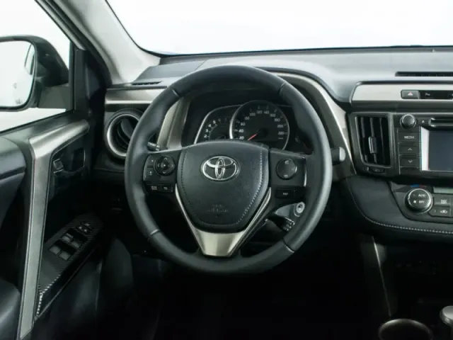 Toyota RAV4, IV (XA40) — фото 15