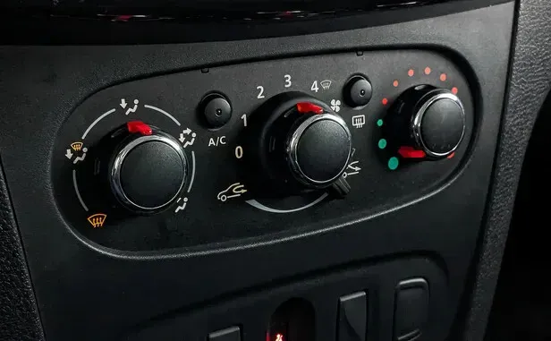Renault Sandero, II Рестайлинг — фото 14