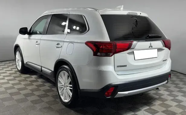 Mitsubishi Outlander, III Рестайлинг 2 — фото 4