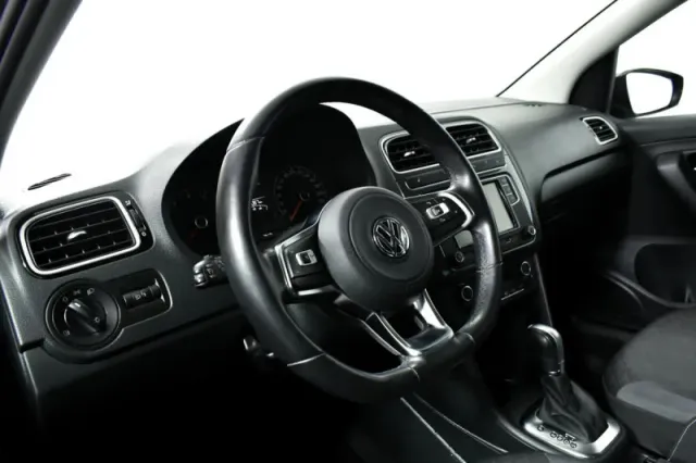 Volkswagen Polo, V Рестайлинг — фото 13