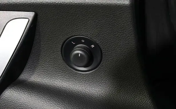 Opel Astra, J Рестайлинг — фото 11