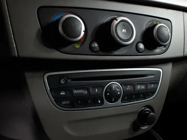 Renault Megane, III Рестайлинг — фото 9
