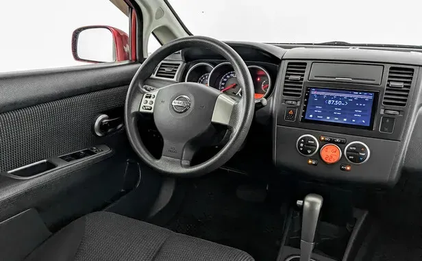 Nissan Tiida, I Рестайлинг — фото 8