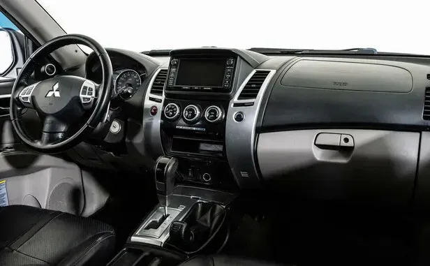 Mitsubishi Pajero Sport, II Рестайлинг — фото 6