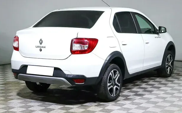 Renault Logan, II Рестайлинг — фото 2