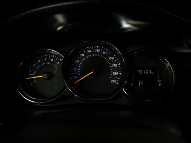 Renault Logan, II Рестайлинг — фото 11
