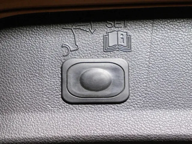 Ford Kuga, II — фото 16