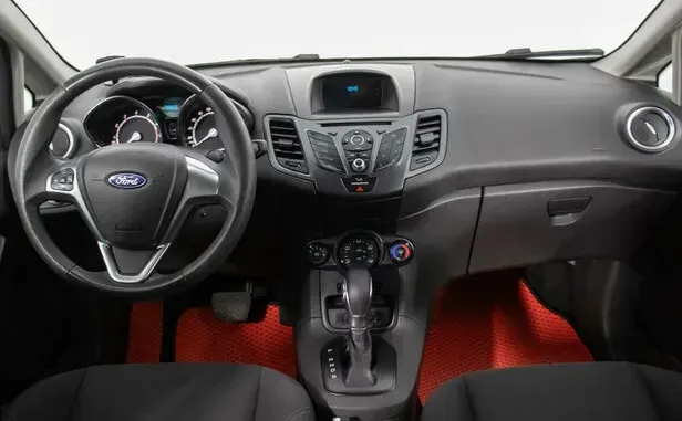 Ford Fiesta, Mk6 Рестайлинг — фото 6