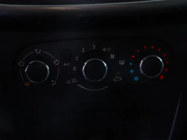 Renault Logan, II Рестайлинг — фото 12