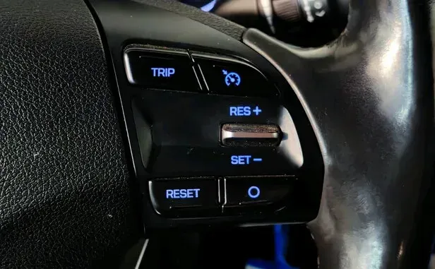 Hyundai Elantra, VI (AD) Рестайлинг — фото 9