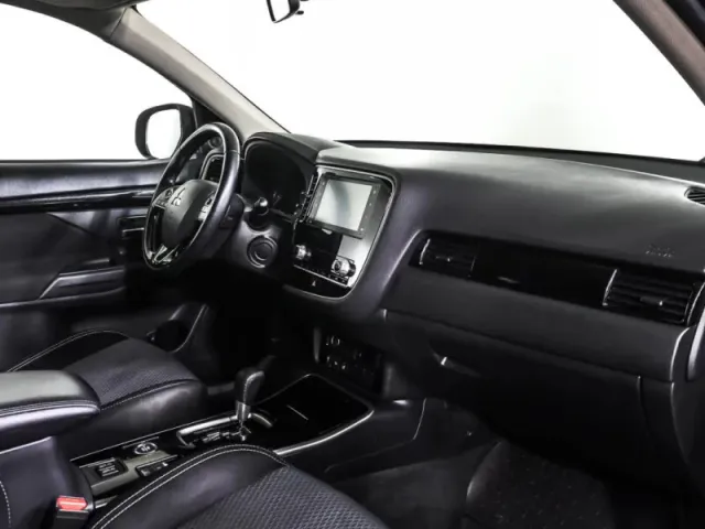 Mitsubishi Outlander, III Рестайлинг 3 — фото 12
