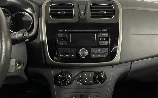 Renault Sandero, II — фото 12