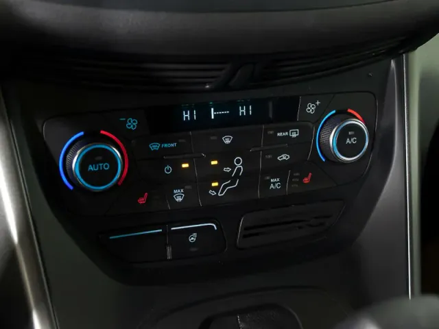 Ford Kuga, II Рестайлинг — фото 13