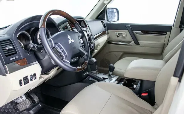 Mitsubishi Pajero, IV Рестайлинг 2 — фото 8