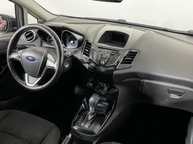 Ford Fiesta, Mk6 Рестайлинг — фото 9