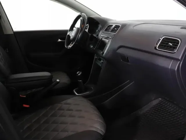 Volkswagen Polo, V Рестайлинг — фото 11