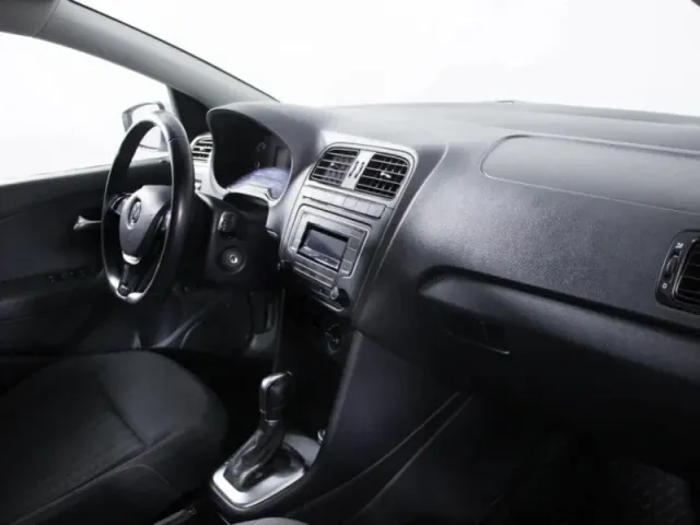 Volkswagen Polo, V Рестайлинг — фото 10