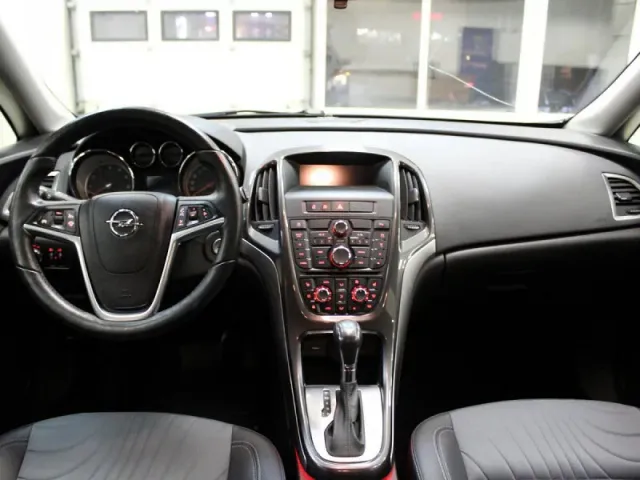 Opel Astra, J Рестайлинг — фото 5