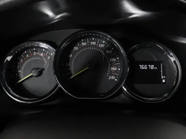 Renault Sandero, II Рестайлинг — фото 9