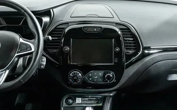 Renault Kaptur, I Рестайлинг — фото 9