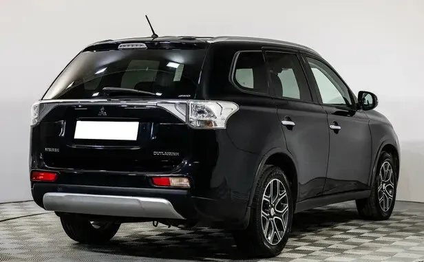 Mitsubishi Outlander, III Рестайлинг — фото 2