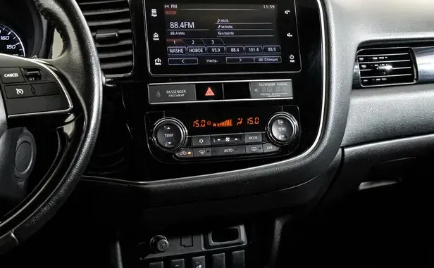 Mitsubishi Outlander, III Рестайлинг 3 — фото 10