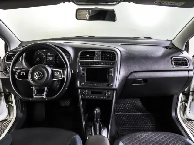 Volkswagen Polo, V Рестайлинг — фото 15