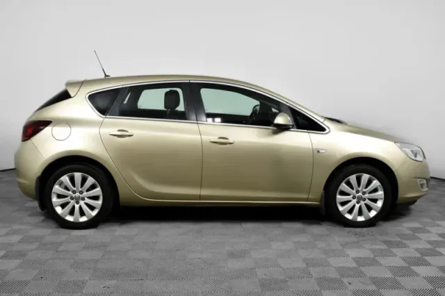 Opel Astra, J Рестайлинг — фото 4