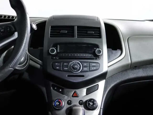 Chevrolet Aveo, II — фото 14