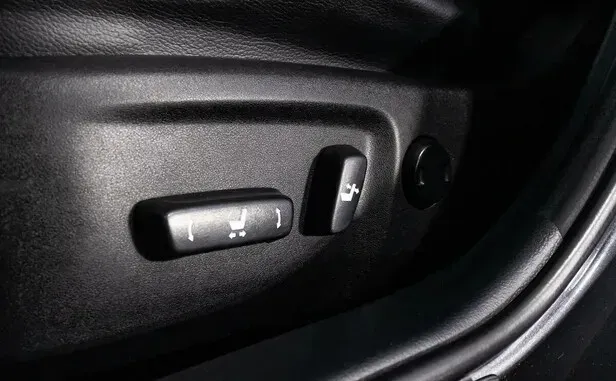 Toyota Camry, VII (XV50) — фото 13