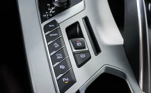 Geely Coolray, I — фото 13