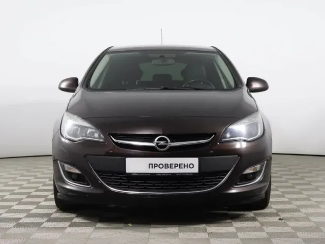 Opel Astra — фото 1