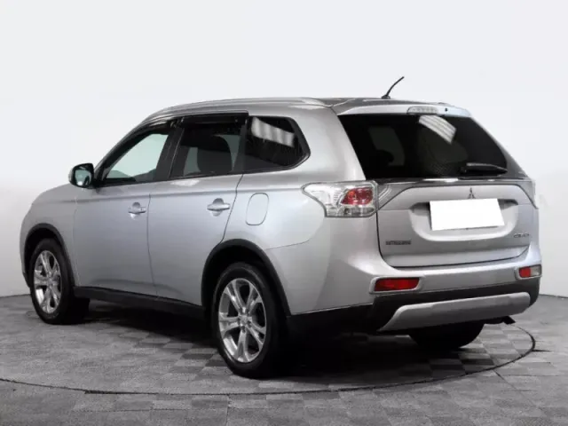 Mitsubishi Outlander, III Рестайлинг — фото 7