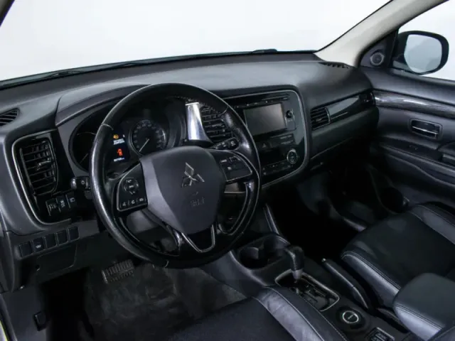 Mitsubishi Outlander, III Рестайлинг 2 — фото 13