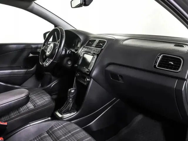 Volkswagen Polo, V Рестайлинг — фото 12