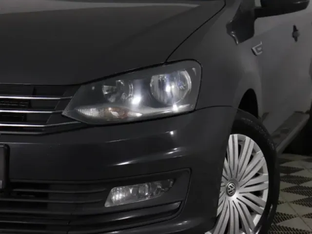 Volkswagen Polo, V Рестайлинг — фото 9