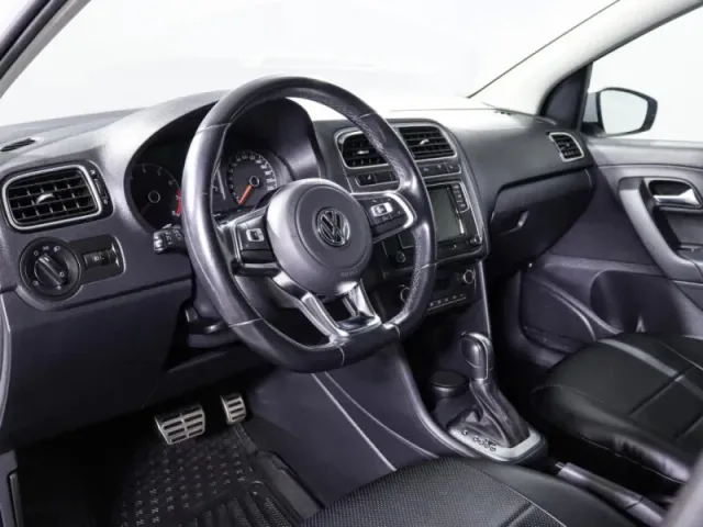 Volkswagen Polo, V Рестайлинг — фото 24