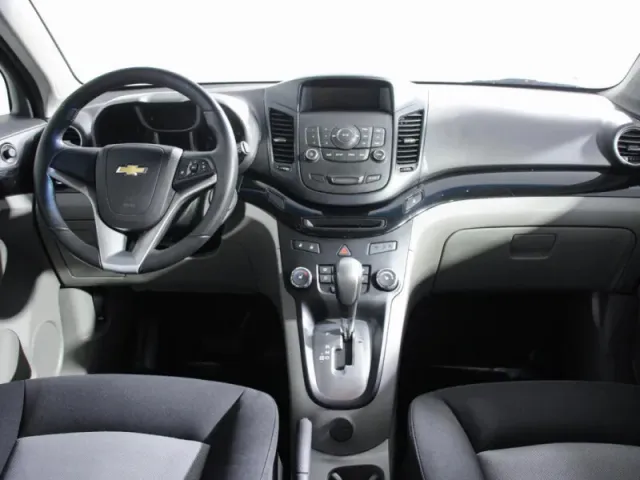 Chevrolet Orlando — фото 11