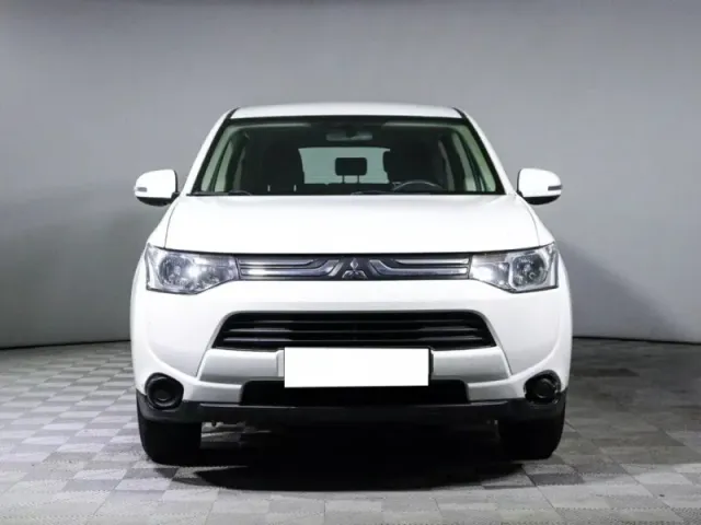 Mitsubishi Outlander, III — фото 2
