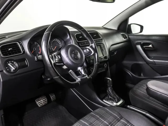 Volkswagen Polo, V Рестайлинг — фото 17