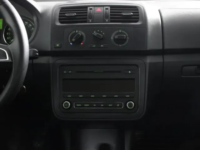 Skoda Fabia, II Рестайлинг — фото 14